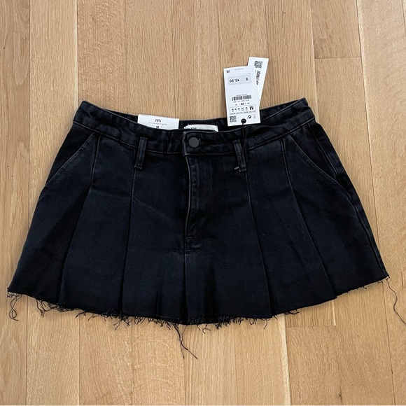 Zara Dresses & Skirts - Ultra mini pleated mini skirt from Zara